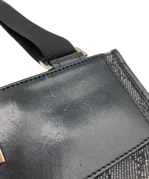 GUCCI（グッチ）GUCCI (グッチ) GGキャンバス　ショルダーバッグ ブラックの古着・服飾アイテム