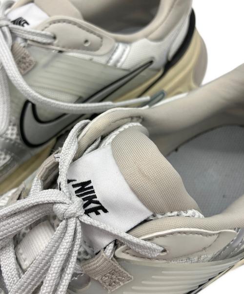 NIKE（ナイキ）NIKE (ナイキ) V2K RUN グレー サイズ:26.5㎝の古着・服飾アイテム