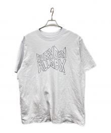 sacai（サカイ）の古着「geoff sacai by Geoff Mcfetridge Print T-Shirt」｜ホワイト