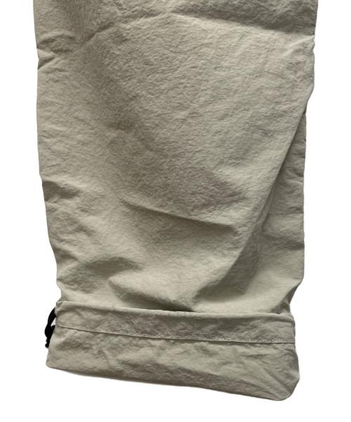 GRAMICCI（グラミチ）GRAMICCI (グラミチ) ナイロンパンツ ベージュ サイズ:ASIA　Mの古着・服飾アイテム