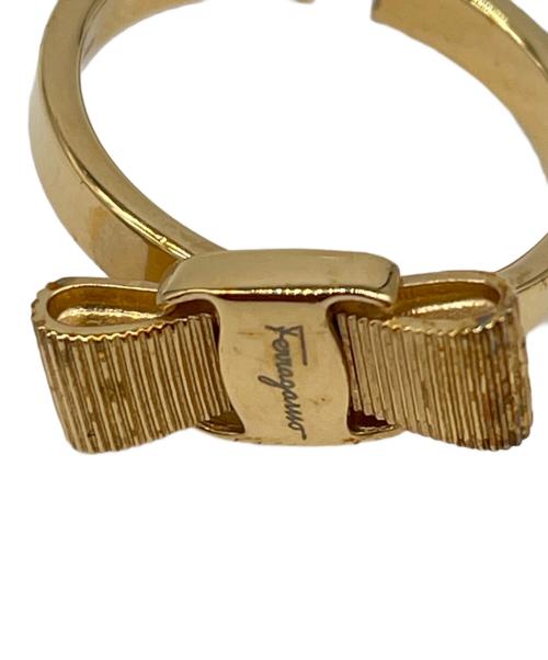 Ferragamo（フェラガモ）Ferragamo (フェラガモ) リボンモチーフリング ゴールド サイズ:表記サイズ無しの古着・服飾アイテム