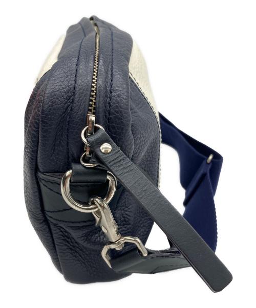 Vivienne Westwood man（ヴィヴィアン ウェストウッド マン）Vivienne Westwood man (ヴィヴィアン ウェストウッド マン) レザーショルダーバッグ ネイビーの古着・服飾アイテム