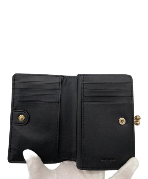 COACH（コーチ）COACH (コーチ) キスロック ミディアム ウォレット　2つ折り財布 ブラックの古着・服飾アイテム
