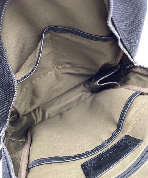 HUNTING WORLD（ハンティングワールド）HUNTING WORLD (ハンティングワールド) バックパック ブラックの古着・服飾アイテム