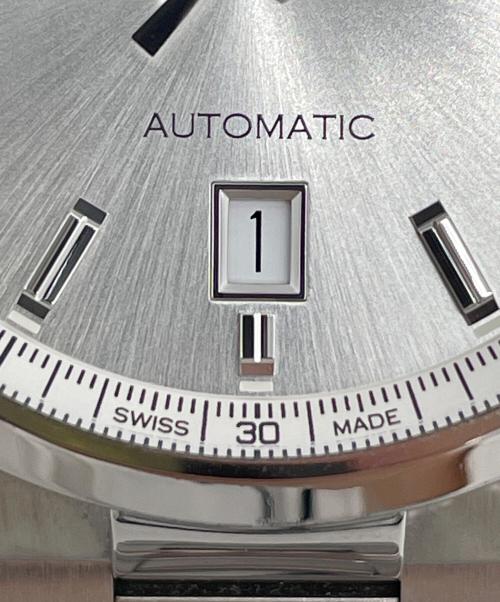TAG Heuer（タグ・ホイヤー）TAG HEUER (タグ・ホイヤー) 腕時計　タグ・ホイヤー　カレラデイト　キャリバー5の古着・服飾アイテム