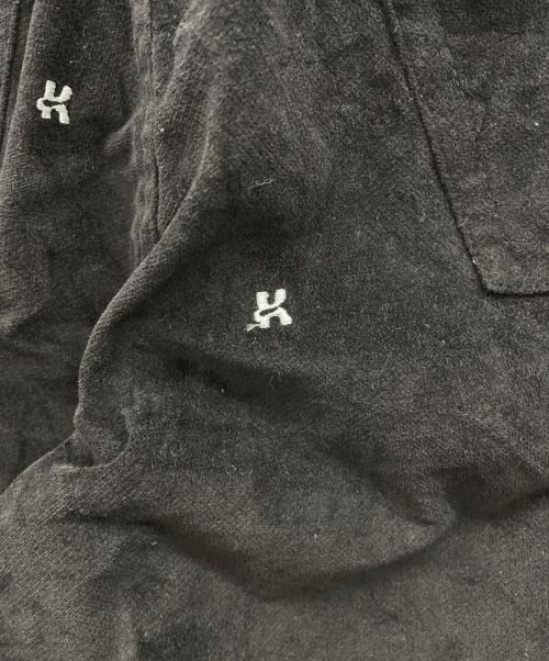 Knuth Marf（クヌースマーフ）knuth marf (クヌースマーフ) K motif velveteen pants(unisex)　パンツ ブラック サイズ:XSの古着・服飾アイテム