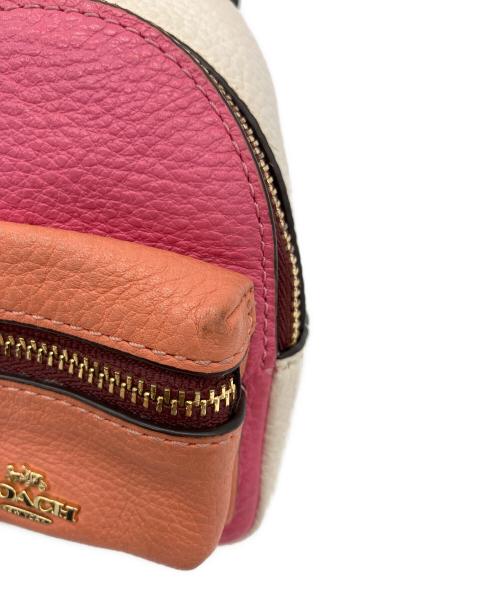 COACH（コーチ）COACH (コーチ) チャーム ピンク×オレンジの古着・服飾アイテム