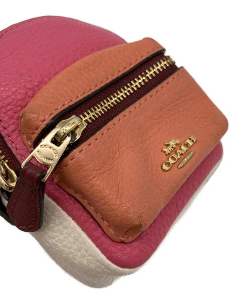 COACH（コーチ）COACH (コーチ) チャーム ピンク×オレンジの古着・服飾アイテム