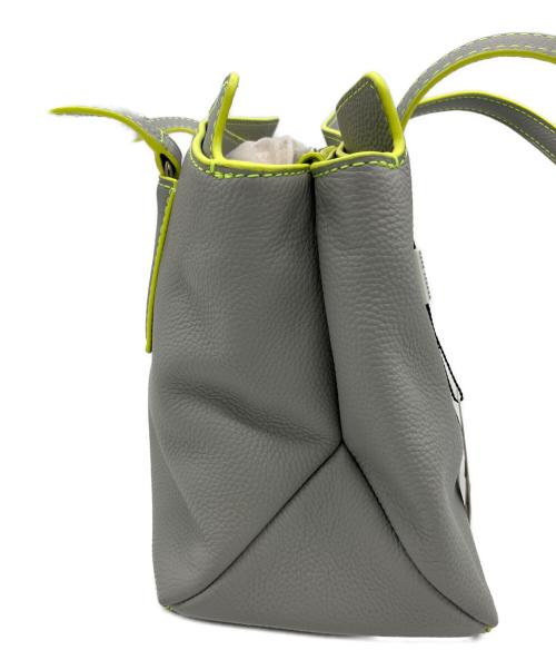 Marc by Marc Jacobs（マークバイマークジェイコブス）Marc by Marc Jacobs (マークバイマークジェイコブス) ハンドバッグ グレーの古着・服飾アイテム