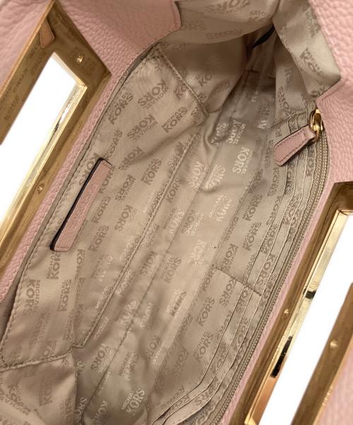 MICHAEL KORS（マイケルコース）MICHAEL KORS (マイケルコース) クラッチバッグ ピンクの古着・服飾アイテム