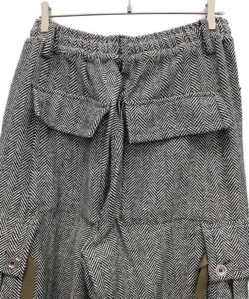 A.F ARTEFACT（エーエフ アーティファクト）A.F ARTEFACT (エーエフ アーティファクト) 別注HERRINGBONE CARGO PAN　ワイドカーゴパンツ グレー サイズ:2の古着・服飾アイテム