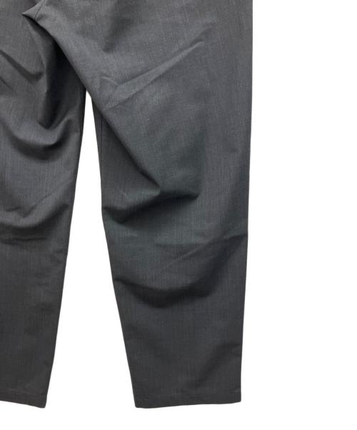 THE NORTH FACE（ザ ノース フェイス）THE NORTH FACE (ザ ノース フェイス) コヨーテ ベルト付き スラックスパンツ チャコールグレー サイズ:Mの古着・服飾アイテム