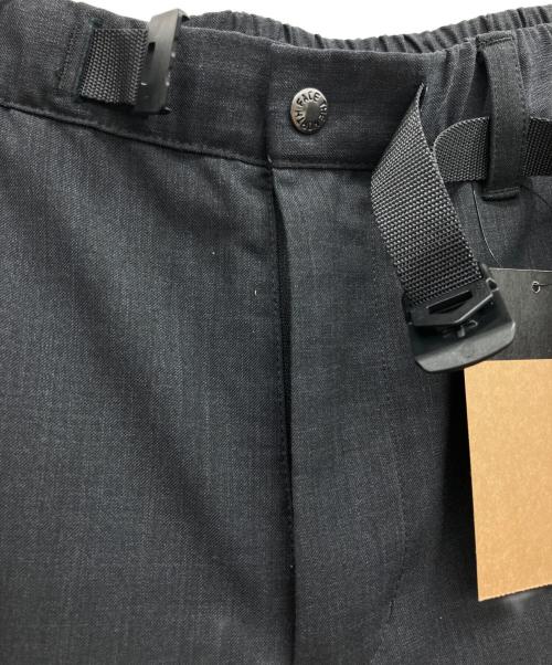 THE NORTH FACE（ザ ノース フェイス）THE NORTH FACE (ザ ノース フェイス) コヨーテ ベルト付き スラックスパンツ チャコールグレー サイズ:Mの古着・服飾アイテム