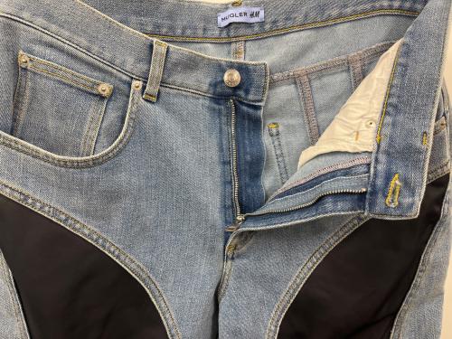 MUGLER（ミュグレー）MUGLER (ミュグレー) H&M (エイチアンドエム) Mugler × H&M  スパイラルパネルデニムパンツ スカイブルー サイズ:EUR48の古着・服飾アイテム