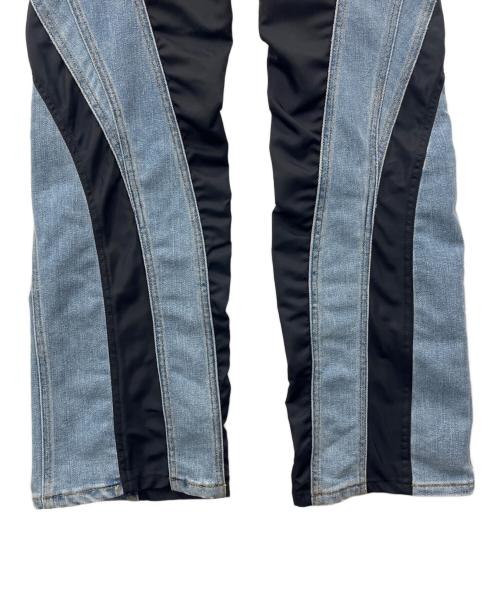 MUGLER（ミュグレー）MUGLER (ミュグレー) H&M (エイチアンドエム) Mugler × H&M  スパイラルパネルデニムパンツ スカイブルー サイズ:EUR48の古着・服飾アイテム