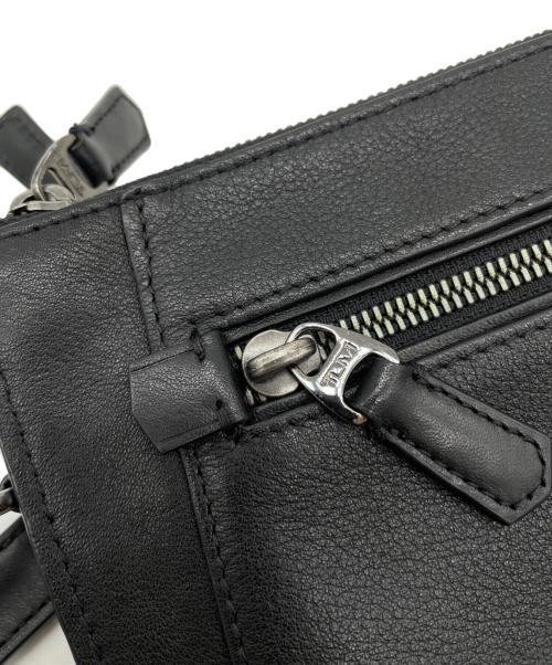 TUMI（トゥミ）TUMI (トゥミ) クラッチバッグ ブラックの古着・服飾アイテム