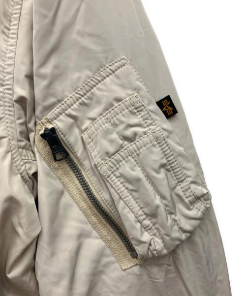 ALPHA INDUSTRIES（アルファインダストリーズ）ALPHA INDUSTRIES (アルファインダストリーズ) フライトジャケット ベージュ サイズ:Lの古着・服飾アイテム