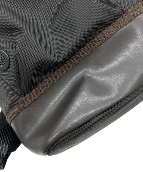 TUMI（トゥミ）TUMI (トゥミ) ロールトップバックパック ブラックの古着・服飾アイテム
