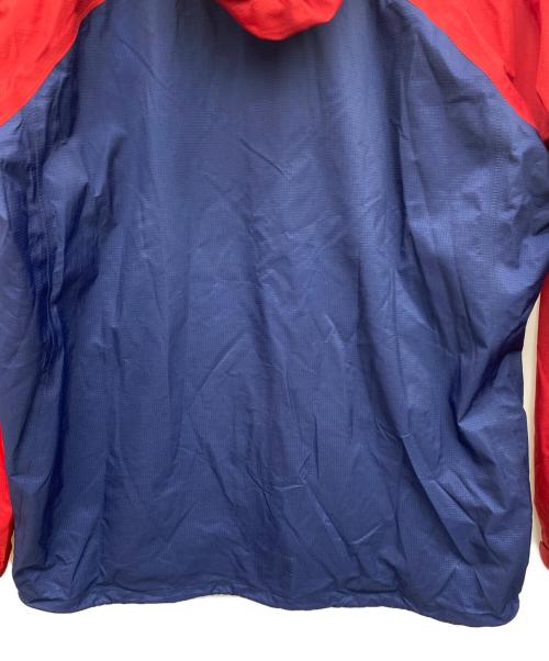 mont-bell（モンベル）mont-bell (モンベル) マウンテンパーカー レッド×ブルー サイズ:Mの古着・服飾アイテム