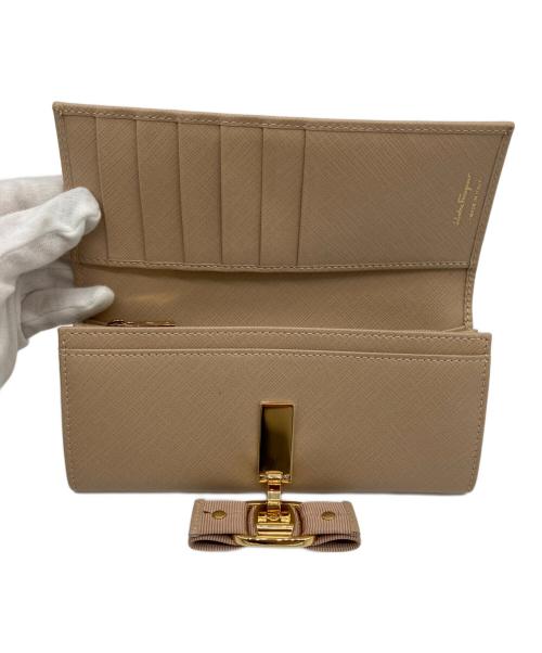 Salvatore Ferragamo（サルヴァトーレ フェラガモ）Salvatore Ferragamo (サルヴァトーレ フェラガモ) 長財布 ピンクの古着・服飾アイテム