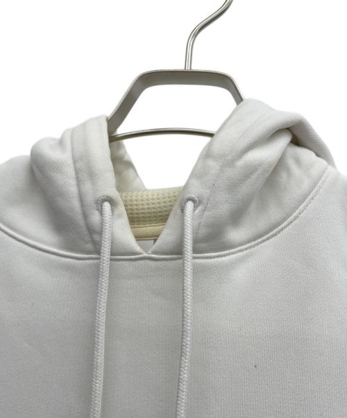 LACOSTE（ラコステ）LACOSTE (ラコステ) ミドルワニロゴスウェットパーカ　パーカー ホワイト サイズ:Lの古着・服飾アイテム