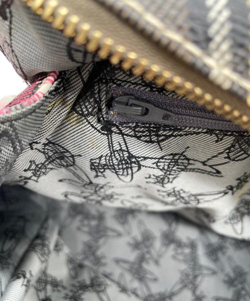Vivienne Westwood（ヴィヴィアンウエストウッド）Vivienne Westwood (ヴィヴィアンウエストウッド) ハンドバッグ ホワイト×ピンクの古着・服飾アイテム