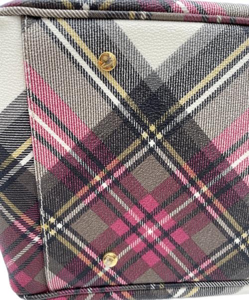 Vivienne Westwood（ヴィヴィアンウエストウッド）Vivienne Westwood (ヴィヴィアンウエストウッド) ハンドバッグ ホワイト×ピンクの古着・服飾アイテム