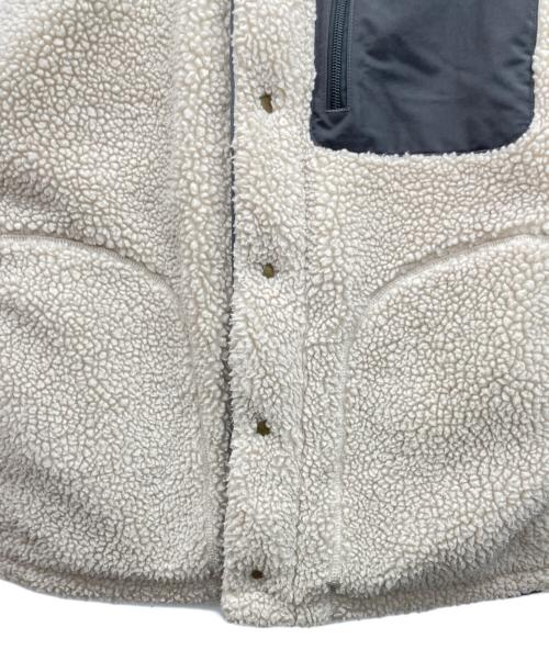 Patagonia（パタゴニア）Patagonia (パタゴニア) リバーシブル・ビビー・ダウン・ベスト グレー×ベージュ サイズ:サイズ表記無しの古着・服飾アイテム
