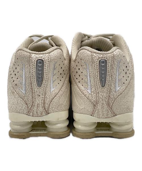 NIKE（ナイキ）NIKE (ナイキ) SHOX（ショックス） R4 ベージュ サイズ:26.5cmの古着・服飾アイテム