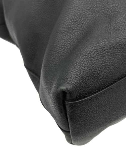 IO PELLE（イオペレ）IO PELLE (イオペレ) ear PAPILLONNER (イアパピヨネ) トートバッグ ブラックの古着・服飾アイテム