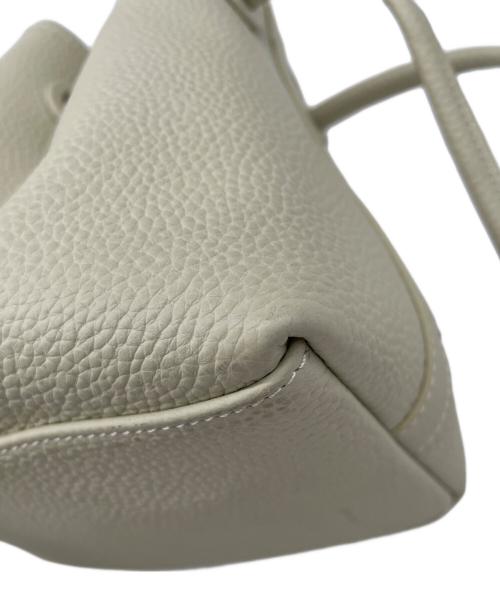 VASIC（ヴァジック）VASIC (ヴァジック) bond mini bag アイボリーの古着・服飾アイテム