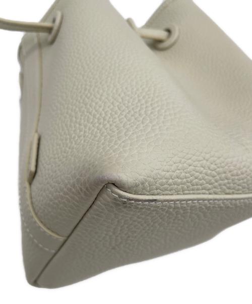 VASIC（ヴァジック）VASIC (ヴァジック) bond mini bag アイボリーの古着・服飾アイテム