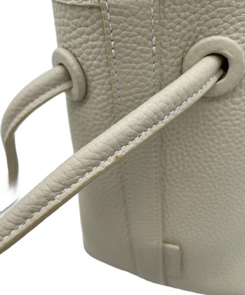 VASIC（ヴァジック）VASIC (ヴァジック) bond mini bag アイボリーの古着・服飾アイテム
