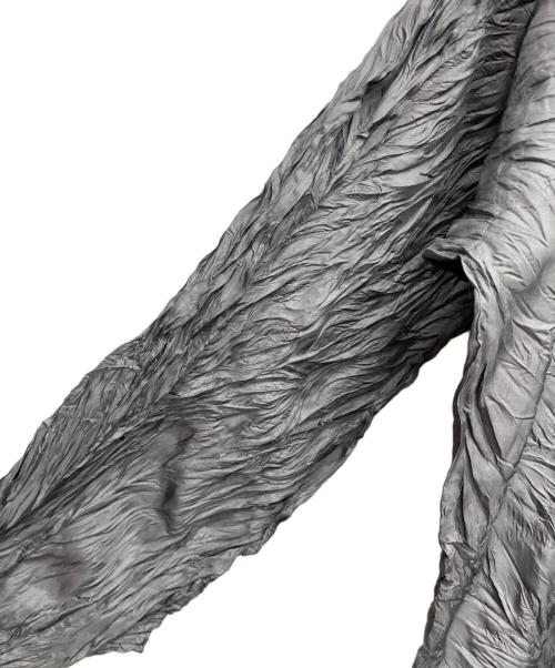 ISSEY MIYAKE（イッセイミヤケ）ISSEY MIYAKE (イッセイミヤケ) 長袖ブラウス グレー サイズ:Mの古着・服飾アイテム