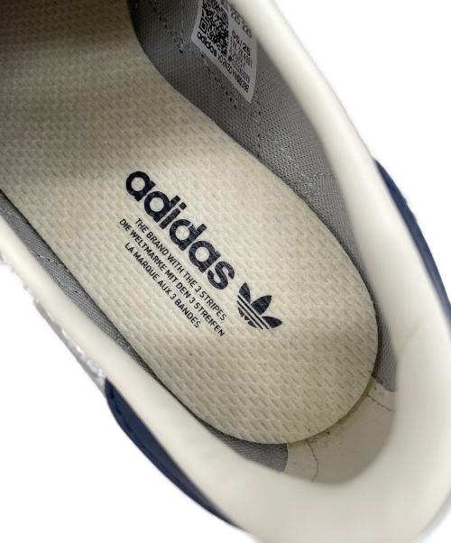 adidas（アディダス）adidas (アディダス) スニーカー シルバー サイズ:225の古着・服飾アイテム