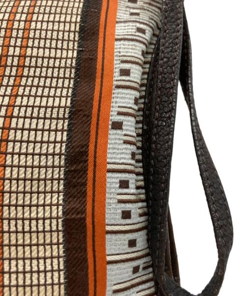 PRADA（プラダ）PRADA (プラダ) クラッチバッグ マルチカラーの古着・服飾アイテム