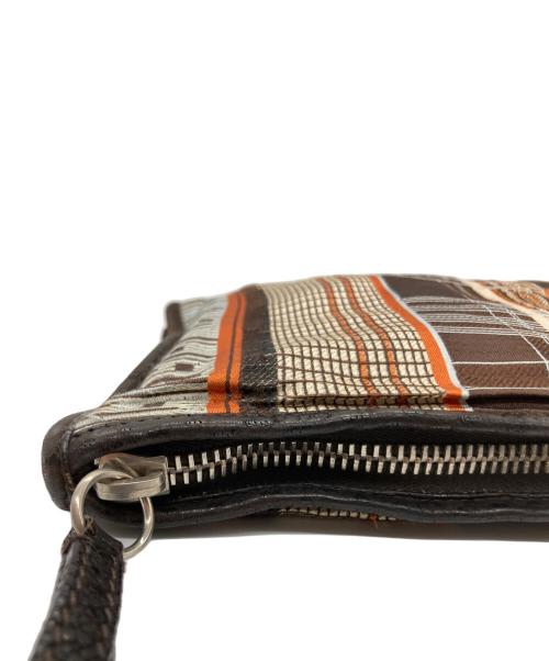 PRADA（プラダ）PRADA (プラダ) クラッチバッグ マルチカラーの古着・服飾アイテム