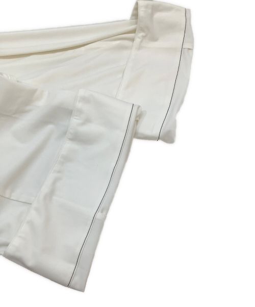 emmi yoga（エミ ヨガ）emmi yoga (エミ ヨガ) オールインワン ホワイト サイズ:1 未使用品の古着・服飾アイテム