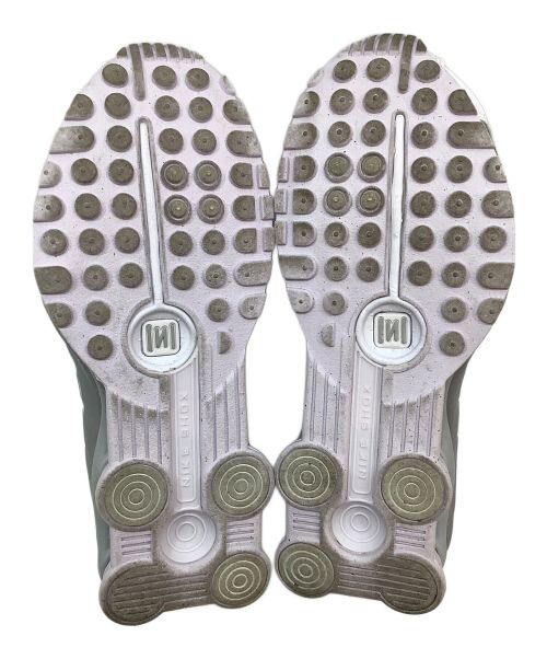 NIKE（ナイキ）NIKE (ナイキ) WMS SHOX R4 ホワイト×グレー サイズ:25の古着・服飾アイテム