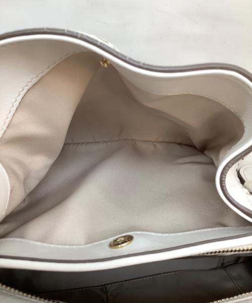 TOD'S（トッズ）TOD'S (トッズ) ハンドバッグ アイボリーの古着・服飾アイテム