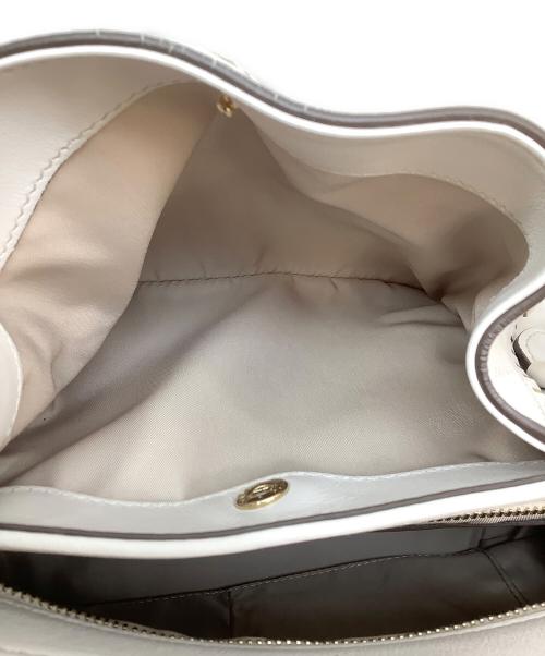 TOD'S（トッズ）TOD'S (トッズ) ハンドバッグ アイボリーの古着・服飾アイテム