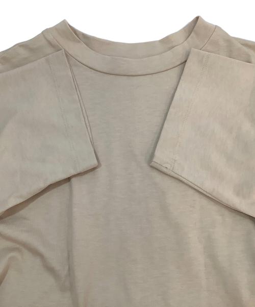SEVEN TEN by MIHO KAWAHITO（セブン テン バイ ミホ カワヒト）SEVEN TEN by MIHO KAWAHITO (セブン テン バイ ミホ カワヒト) SVT刺繍Tシャツ ベージュ サイズ:Sの古着・服飾アイテム