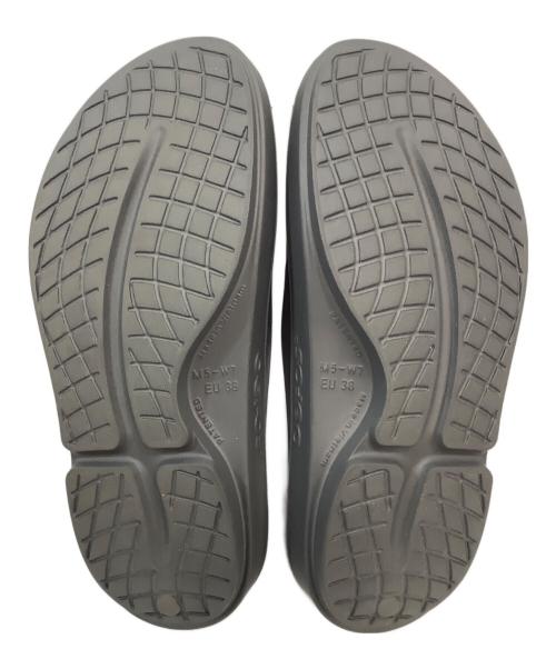 OOFOS（ウーフォス）OOFOS (ウーフォス) サンダル グレー サイズ:EU38の古着・服飾アイテム