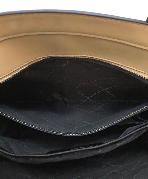 MICHAEL KORS（マイケル・コース）MICHAEL KORS (マイケルコース) COOPER NS ストラクチャー トート ベージュの古着・服飾アイテム