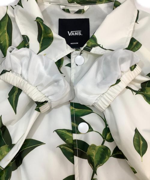 VANS（ヴァンズ）VANS (バンズ) コーチジャケット ホワイト×グリーン サイズ:Mの古着・服飾アイテム