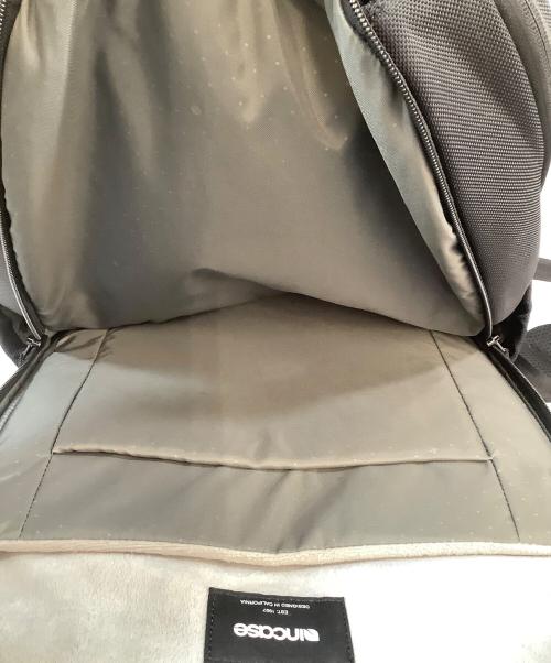 Incase（インケース）Incase (インケース) リュック ブラックの古着・服飾アイテム