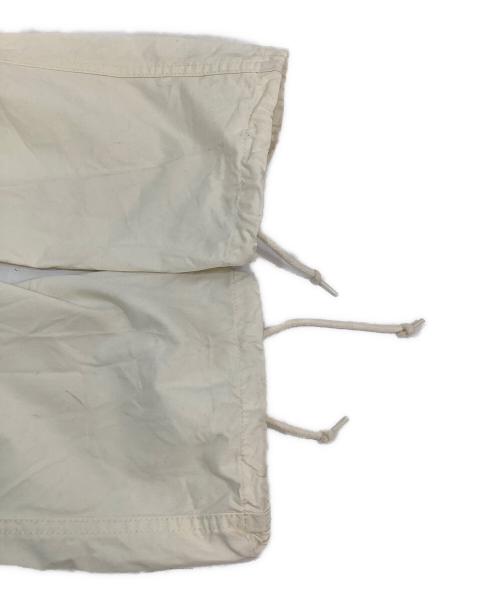 LEVI'S（リーバイス）LEVI'S (リーバイス) カーゴパンツ アイボリー サイズ:63.5cm (W25)の古着・服飾アイテム