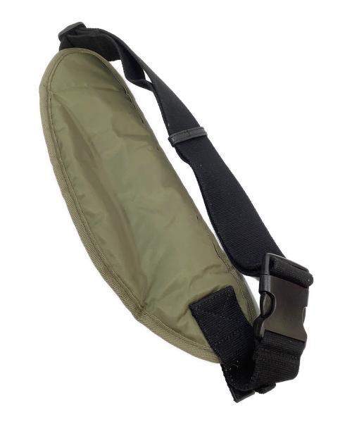 A.P.C.（アーペーセー）A.P.C. (アーペーセー) Carhartt WIP (カーハート ワークインプログレス) ボディバッグ オリーブの古着・服飾アイテム