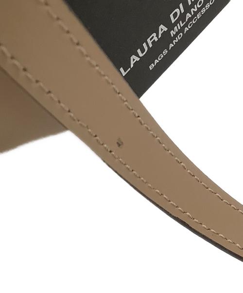 LAURA DI MAGGIO（ローラディマジオ）LAURA DI MAGGIO (ローラディマジオ) タッセルレザーショルダーバッグ ベージュ 未使用品の古着・服飾アイテム