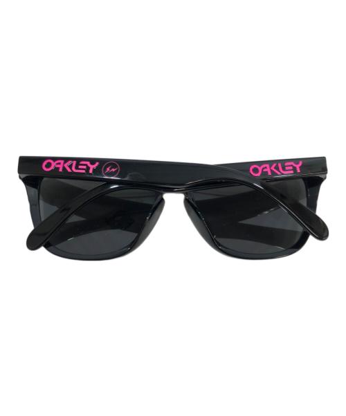 OAKLEY（オークリー）OAKLEY (オークリー) FRAGMENT DESIGN (フラグメントデザイン) アイウェア ブラック×ピンク 未使用品の古着・服飾アイテム